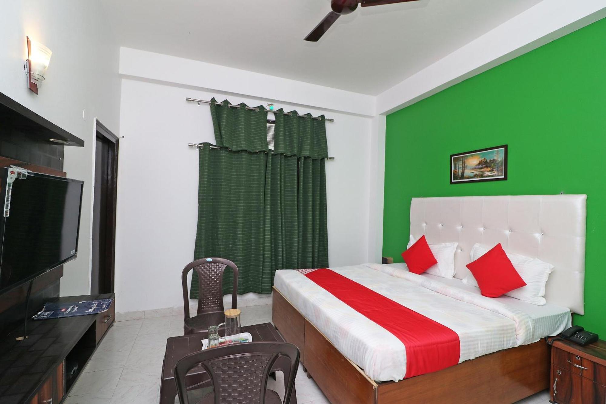 Hotel O Ooak Hotel Greater Noida Exterior photo